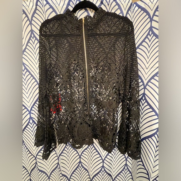 NWT Lace See Through Top.Gold Zipper In Back .. Bell Sleeves…Size XXL - Picture 5 of 5